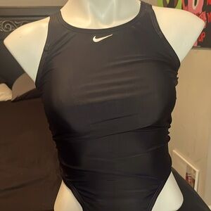 Nike Women's HydraStrong Solid Fastback One Piece Swimsuit